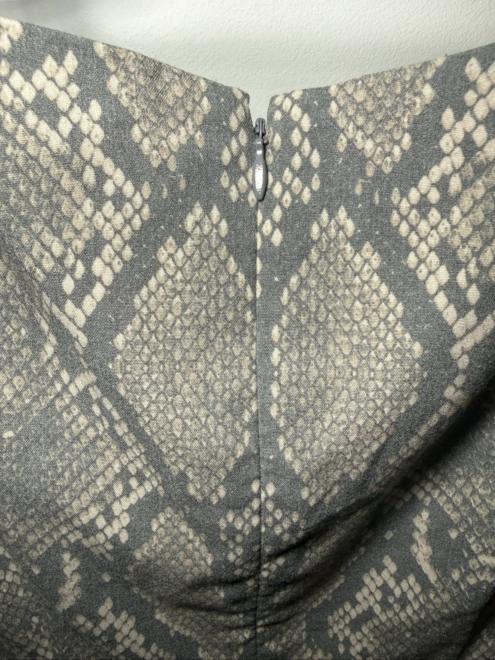 Calvin Klein Snake Print Sheath Dress – Size M – Elegant Bodycon Midi – photo 6